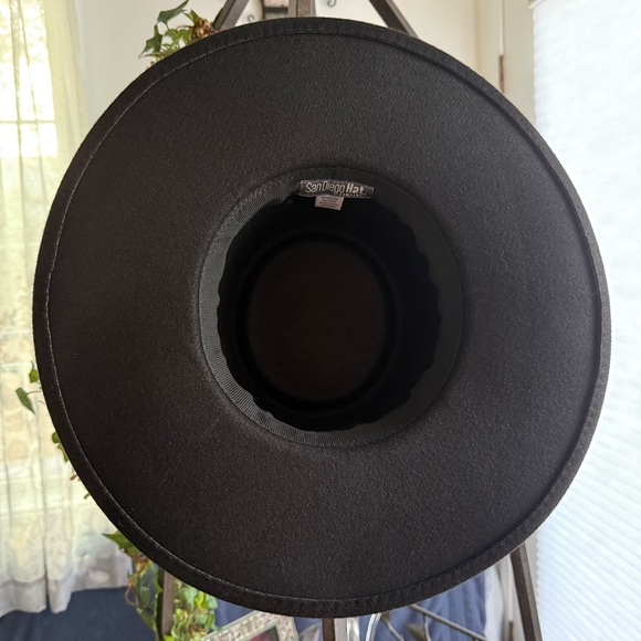 San Diego Hat Company Black Hat with Silver Details - Picture 4 of 9